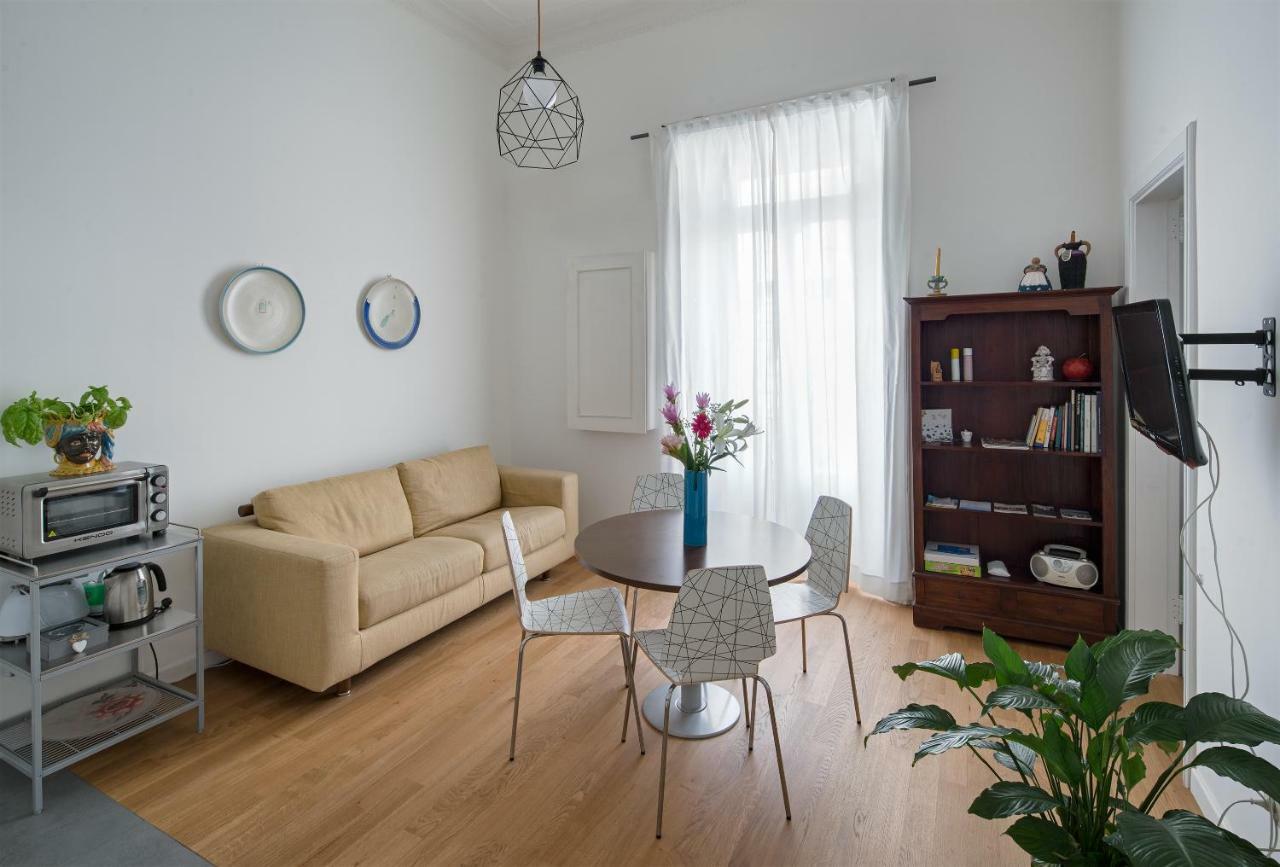 Ferienwohnung A Casa Di Adri Salerno Exterior foto