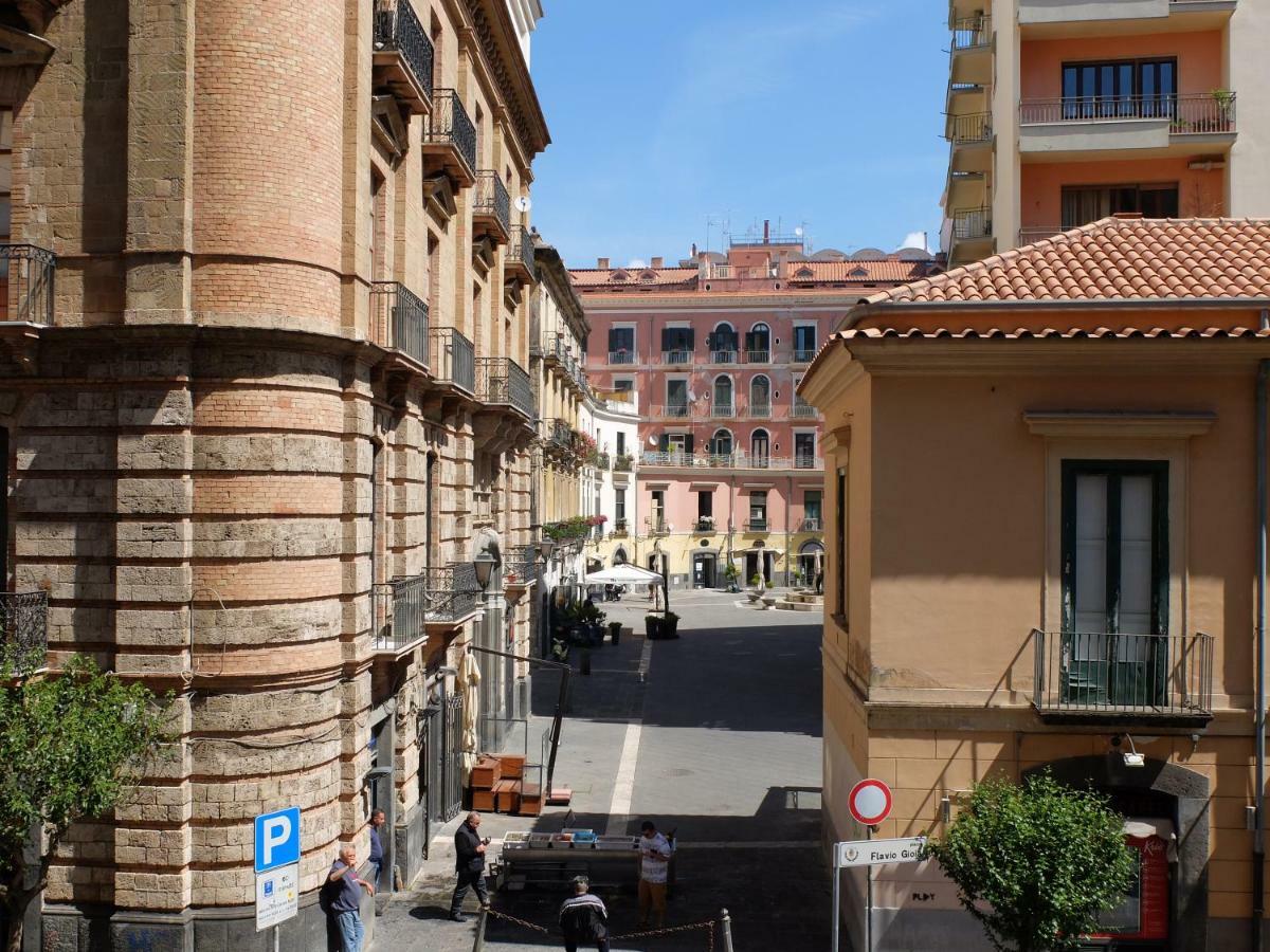 Ferienwohnung A Casa Di Adri Salerno Exterior foto